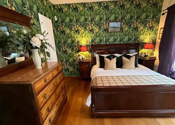 Dimora Amelie & Retreat Πανσιόν 4*